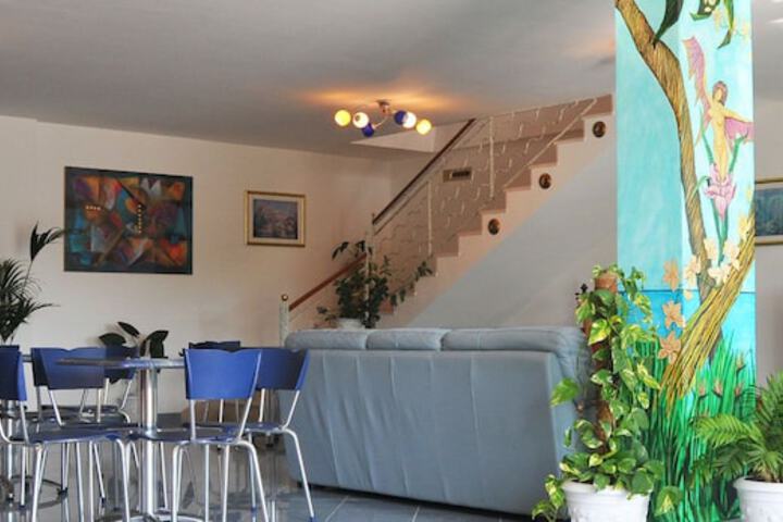 Guest Lobby