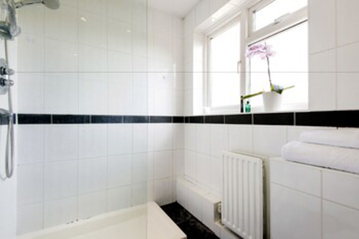 Room 2 of 25