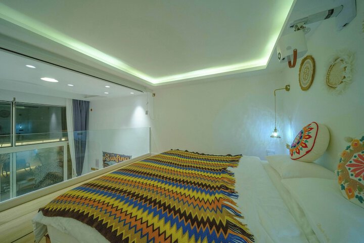 Room 42 of 171