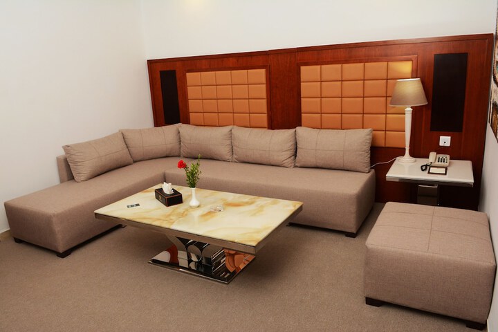 Room 18 of 37