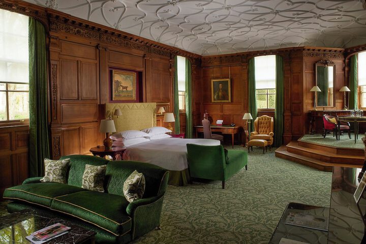 Room 52 of 189