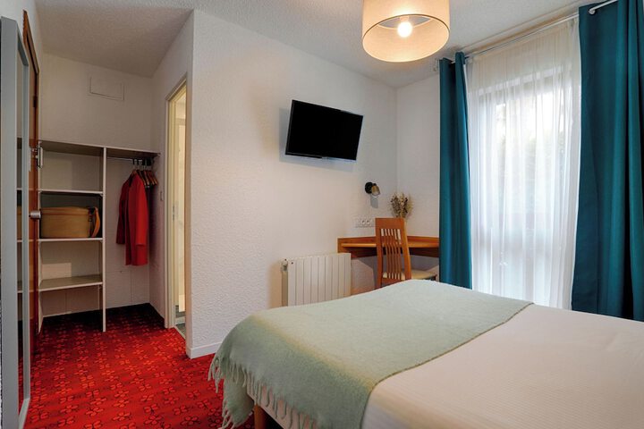 Room 45 of 191