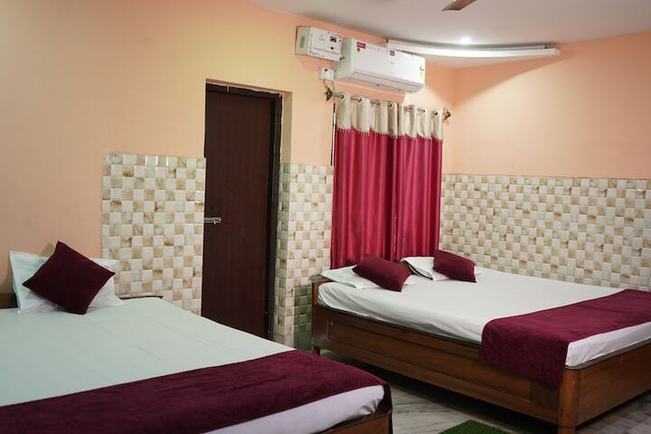 Room 2 of 33