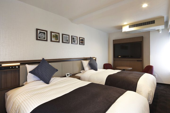 Room 7 of 41