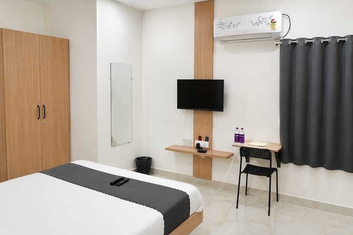 Room 3 of 7