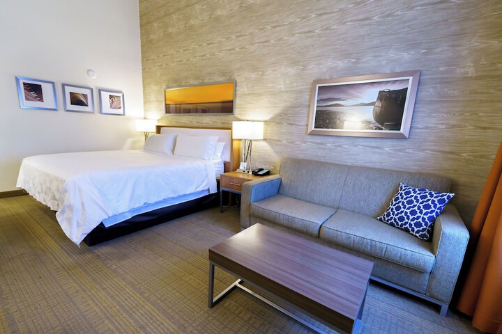 Standard Room, King or Two Doubles (5 of 12)