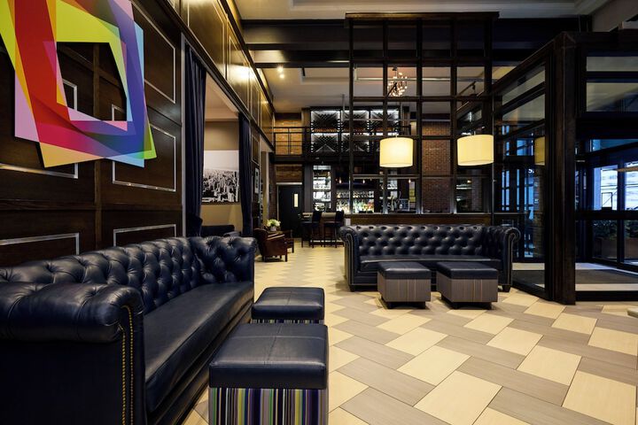 Entrance & Lobby