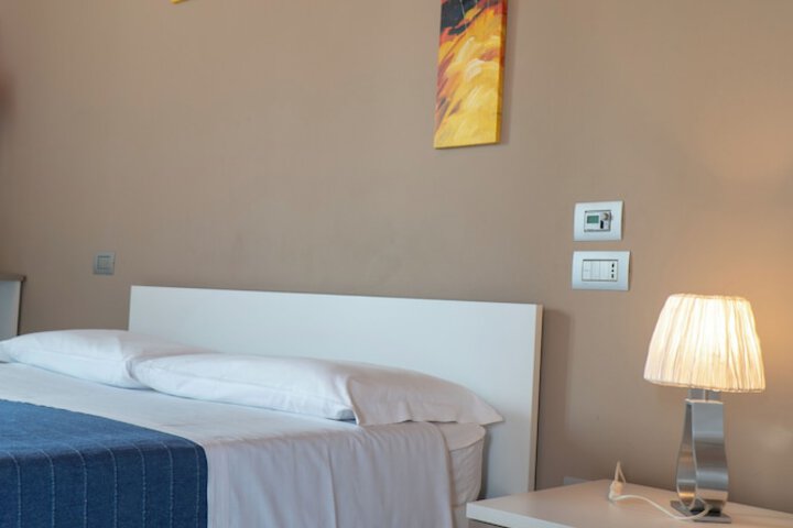 Room 18 of 73