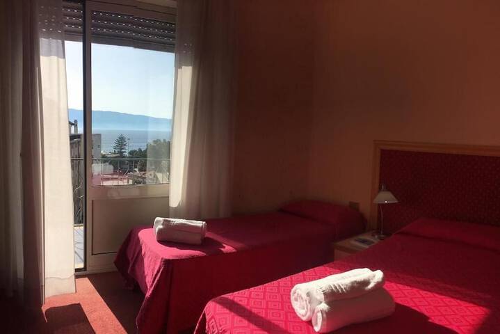 Room 17 of 28