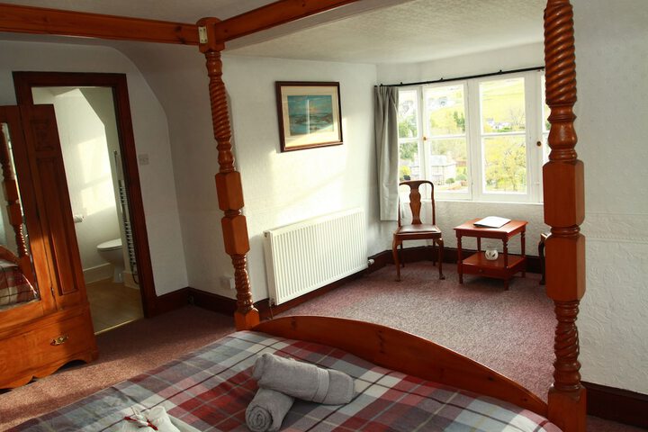 Room 10 of 34