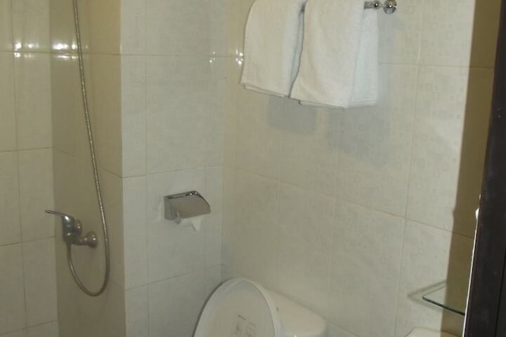 Room 10 of 24