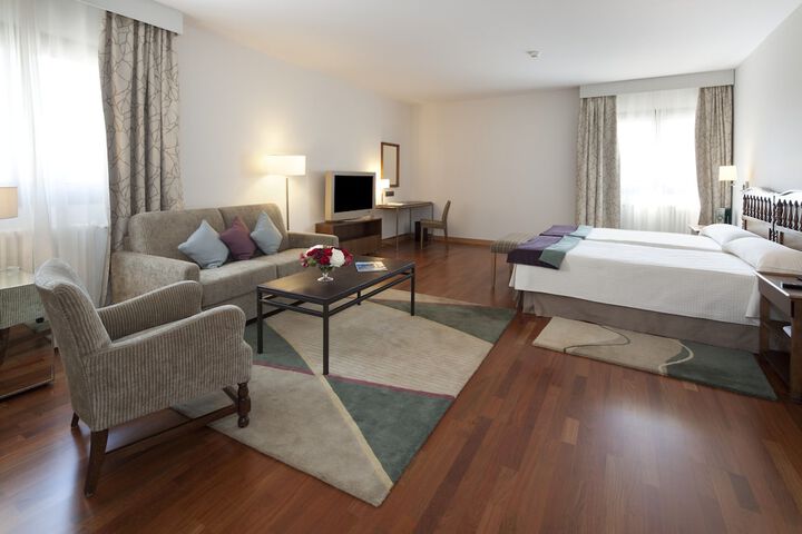 Room 16 of 37