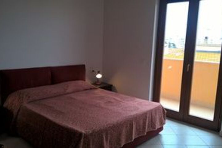 Room 13 of 42