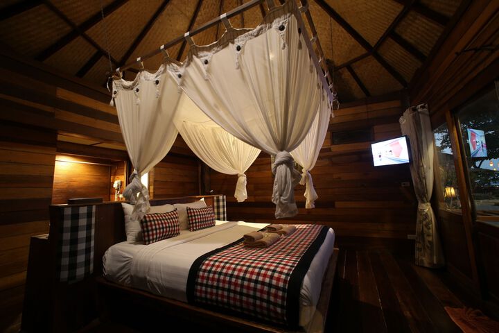 Room 10 of 60