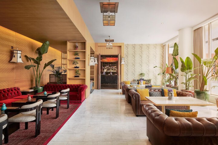 Entrance & Lobby