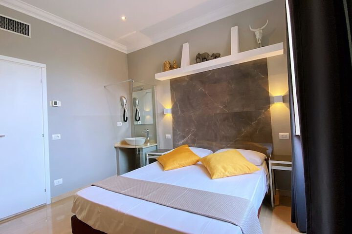 Room 2 of 19