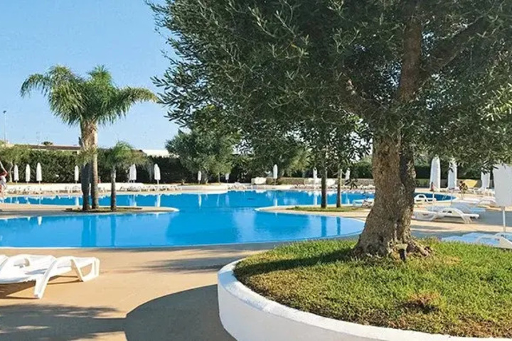 Pool 5 of 7