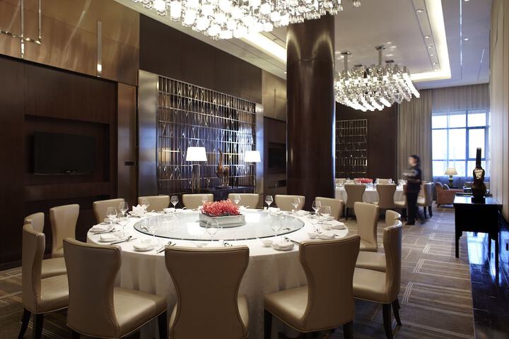 Ballroom/Hall 56 of 78