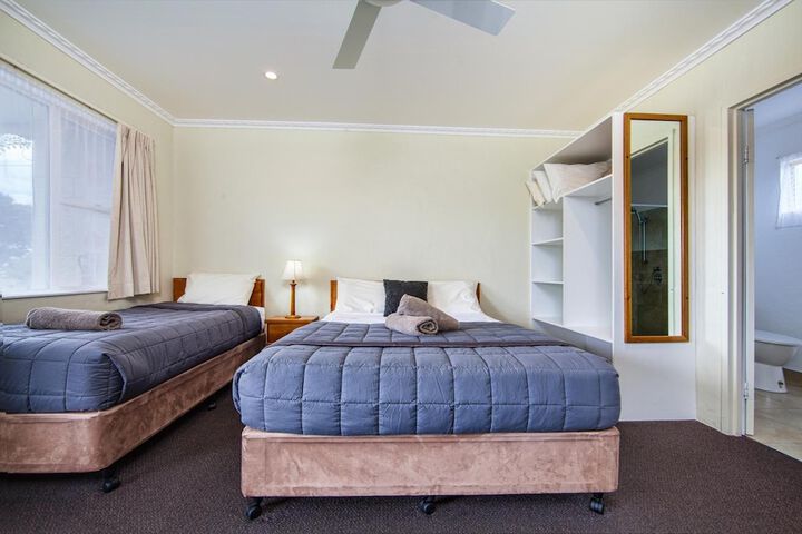 Room 25 of 53