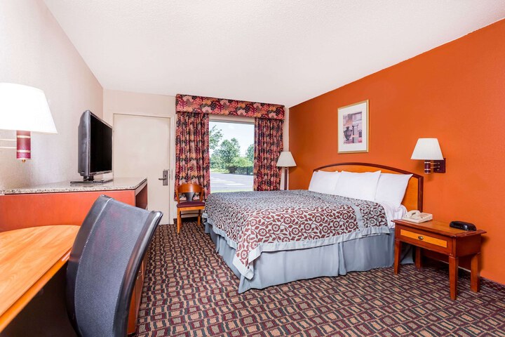 1 King Bed (13 of 13)