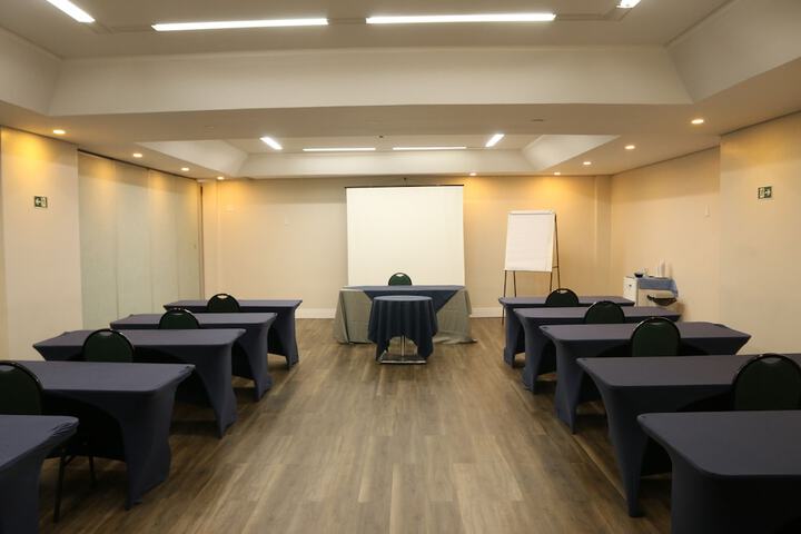 Ballroom/Hall 29 of 36