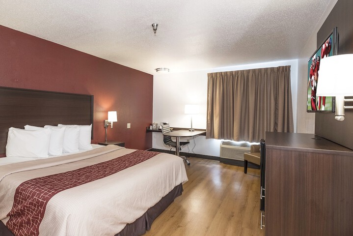 Superior King Bed (9 of 10)