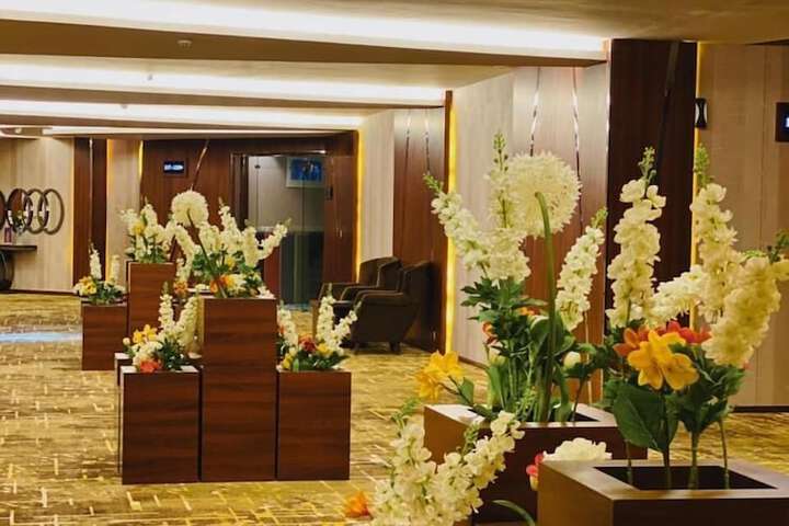 Entrance & Lobby