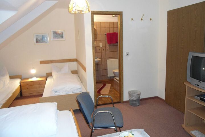 Room 12 of 51