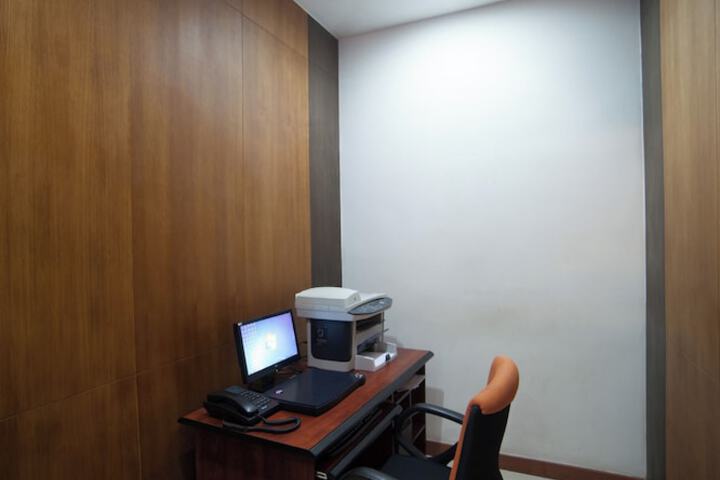 Business Center 66 of 77