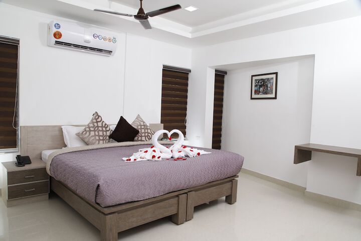 Room 26 of 38