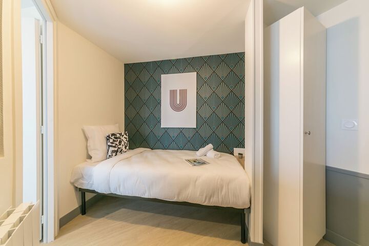 Room 2 of 111