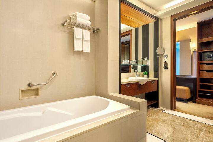 Room 46 of 114