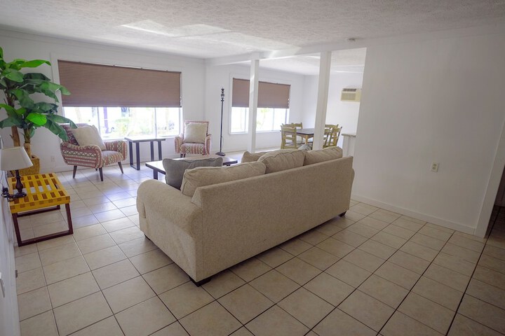 Room 14 of 27