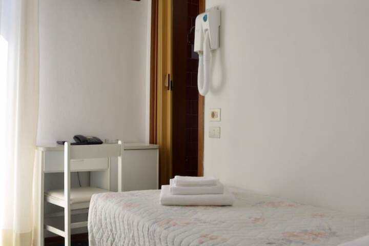 Room 36 of 38