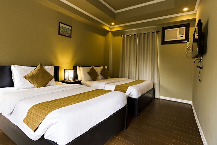 Room 6 of 32