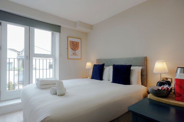 Room 45 of 106
