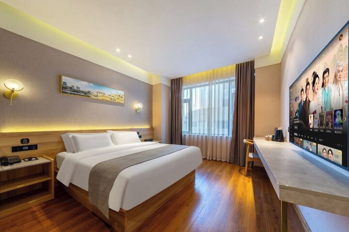 Room 19 of 48