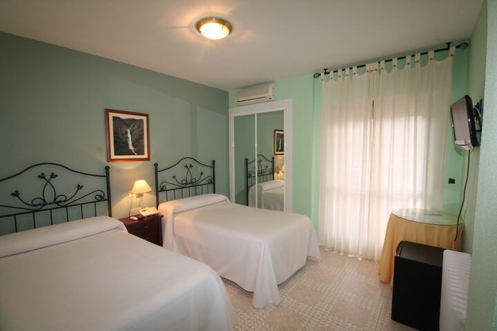 Room 3 of 36