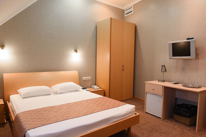Room 16 of 35