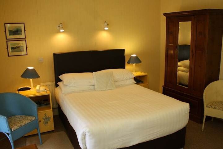 Room 5 of 75