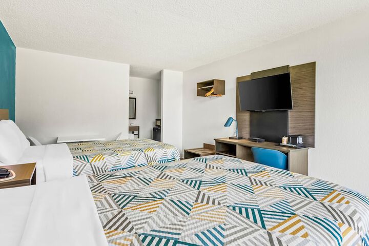 Room 12 of 23