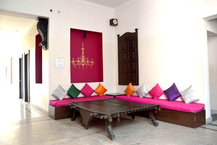 Guest Lobby
