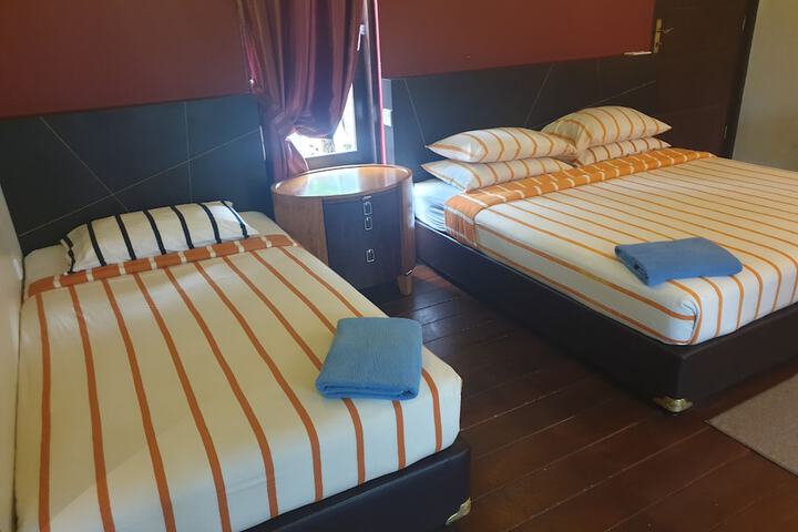 Room 4 of 46
