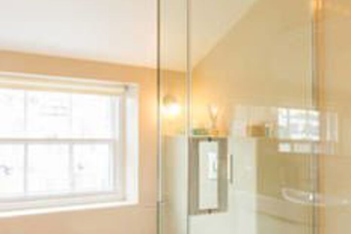 Room 8 of 23
