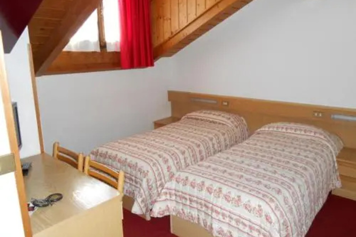 Room 3 of 13