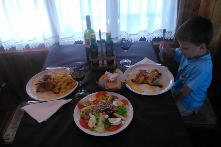 Dining 34 of 44
