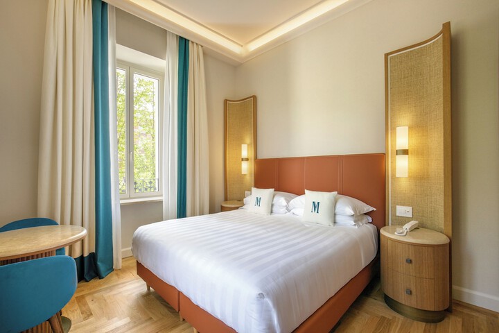 Room 14 of 42
