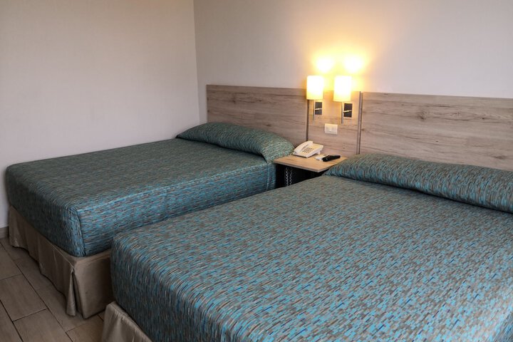 Room 9 of 28