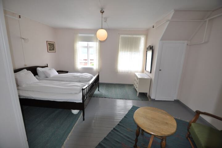 Room 10 of 53