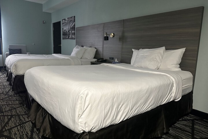 Double Accessible King Size Bed (5 of 8)